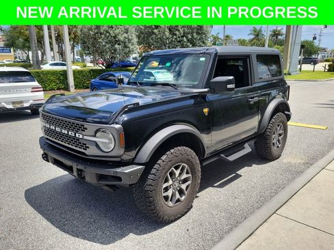 Used 2023 Ford Bronco Badlands AWD/4WD image 2