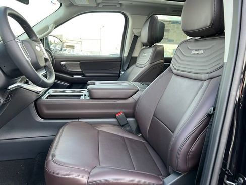 New 2026 Ford Expedition Max Platinum w/ Platinum Ultimate Package AWD/4WD image 4