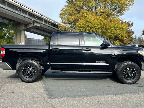 Used 2015 Toyota Tundra SR5 w/ SR5 Upgrade Package image 2