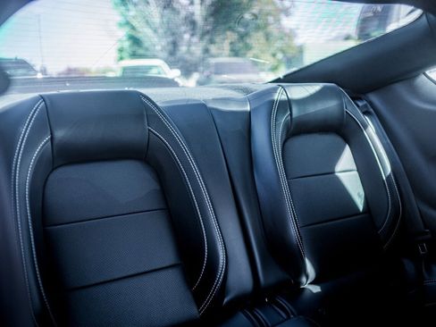 Used 2021 Ford Mustang Shelby GT500 w/ Technology Package image 35