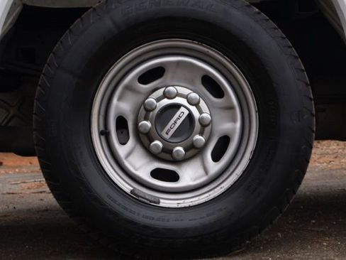 Used 2018 Ford F250 XL w/ Power Equipment Group image 15