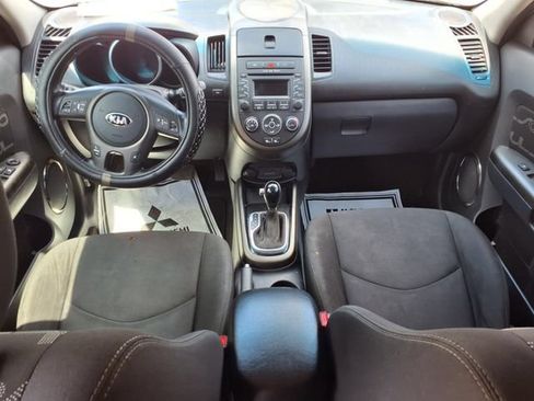 Used 2013 Kia Soul + FWD image 9