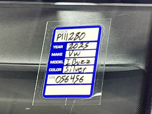 Certified 2025 Volkswagen ID. Buzz Pro S Plus AWD/4WD image 26