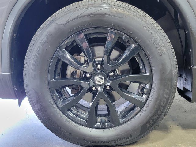 Used 2017 Nissan Rogue SV w/ Midnight Edition Package AWD/4WD image 9
