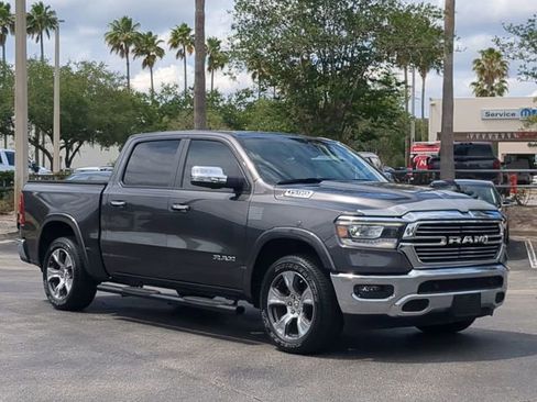 Used 2019 RAM 1500 Laramie AWD/4WD image 2