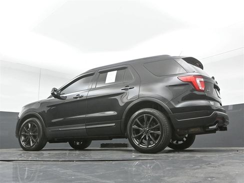 Used 2019 Ford Explorer XLT w/ Equipment Group 202A AWD/4WD image 35