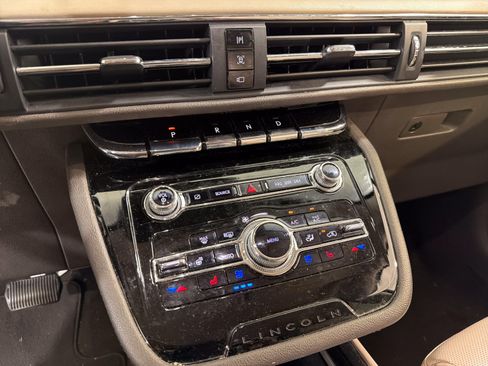 Used 2022 Lincoln Corsair FWD w/ Equipment Group 101A image 17