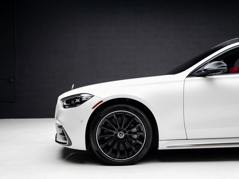 Used 2023 Mercedes-Benz S 500 4MATIC w/ AMG Line image 17