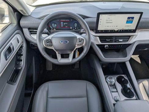 New 2026 Ford Explorer Active w/ Active Comfort Package AWD/4WD image 9