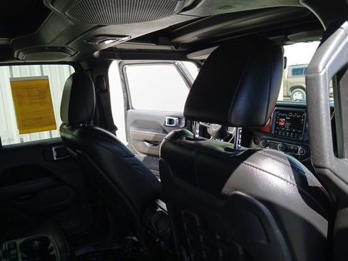 Used 2018 Jeep Wrangler Unlimited Rubicon image 25