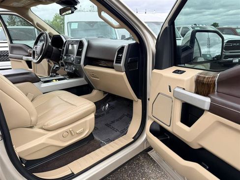 Used 2018 Ford F150 Lariat w/ Equipment Group 502A Luxury AWD/4WD image 11