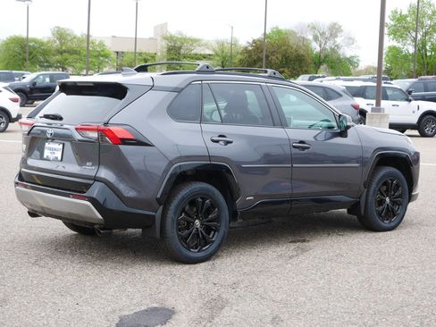 Used 2024 Toyota RAV4 SE w/ Convenience Package AWD/4WD image 7