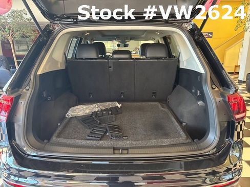 Certified 2022 Volkswagen Tiguan SE w/ Panoramic Sunroof Package image 7