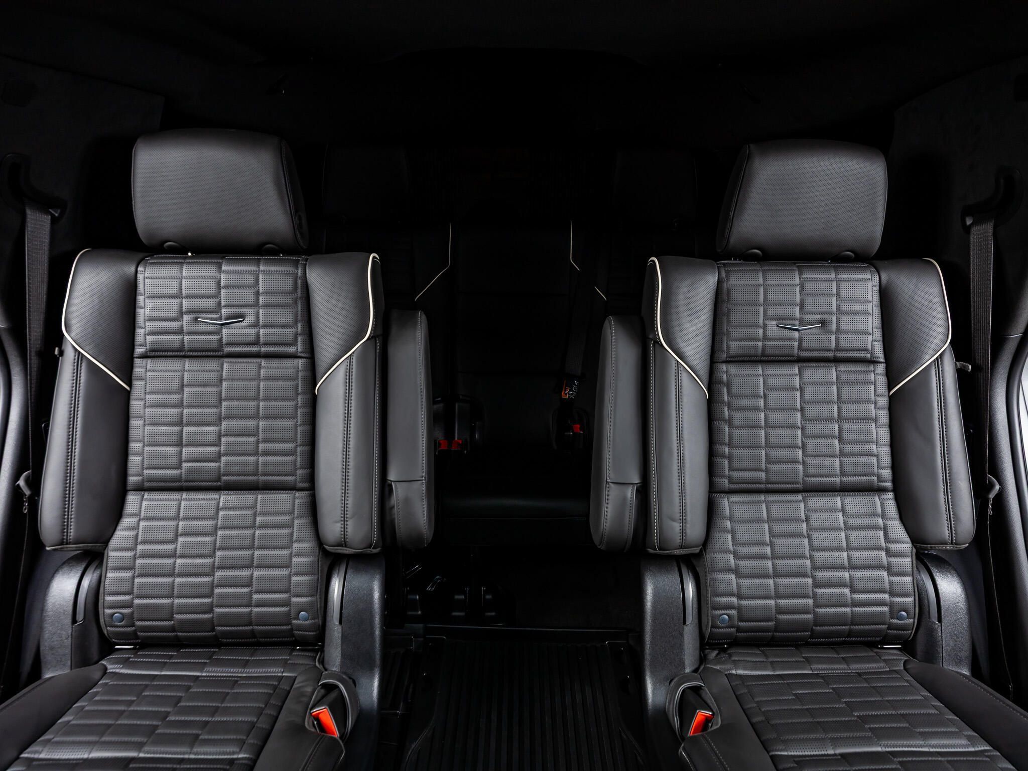 Used 2026 Cadillac Escalade V w/ LPO, Onyx Lite Package AWD/4WD image 34
