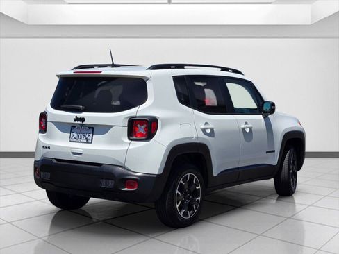 Used 2023 Jeep Renegade Latitude AWD/4WD image 5