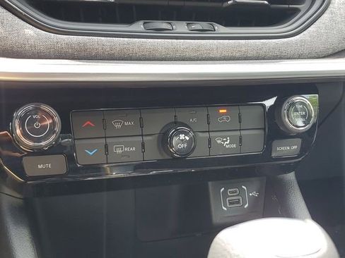 New 2025 Jeep Compass Sport image 29