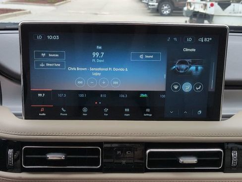 Used 2023 Lincoln Nautilus FWD w/ Premium Package image 18