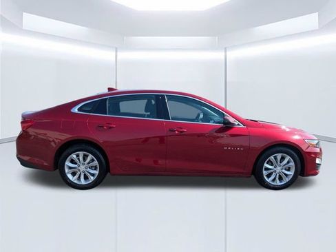 Used 2025 Chevrolet Malibu LT FWD image 3