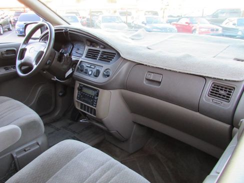 Used 2002 Toyota Sienna CE FWD image 34