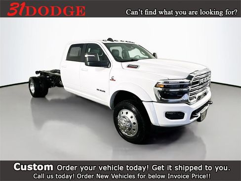 New 2026 RAM 4500 4x4 Crew Cab DRW w/ Laramie Trim Package image 1