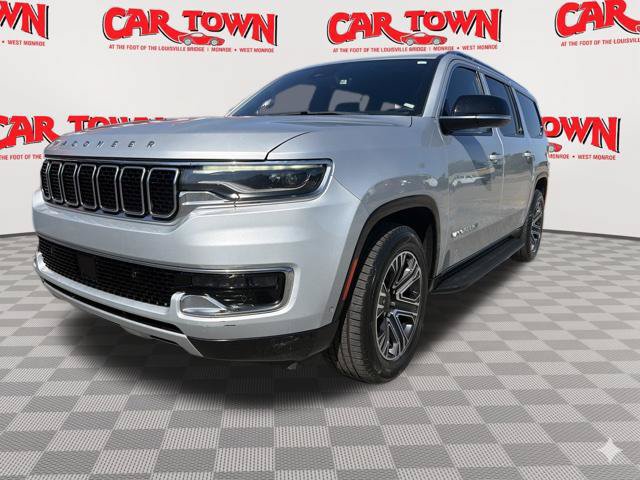 Used 2024 Jeep Wagoneer L Series II RWD image 2