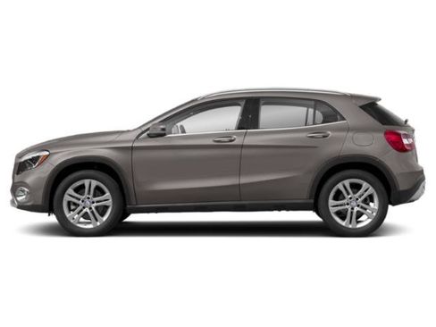 Used 2020 Mercedes-Benz GLA 250 4MATIC w/ Premium Package image 3
