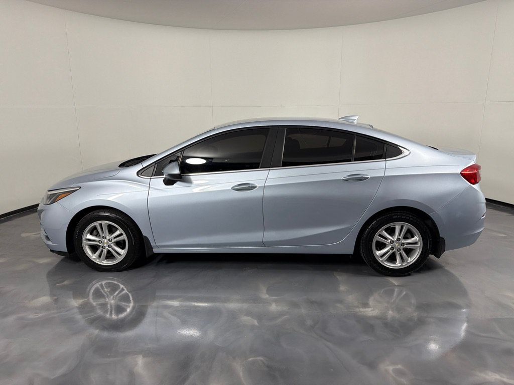 Used 2017 Chevrolet Cruze LT w/ Convenience Package FWD image 8