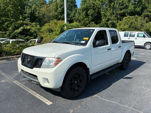 Used 2020 Nissan Frontier SV w/ Midnight Edition Floor Mats RWD image 2