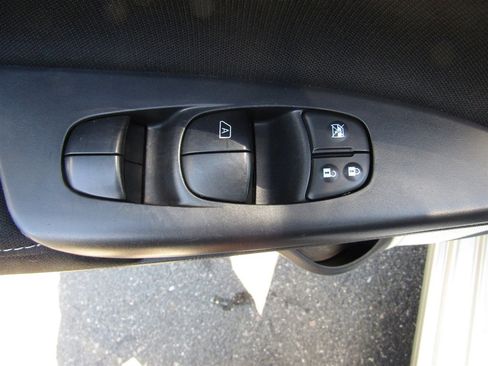Used 2015 Nissan Sentra S FWD image 14
