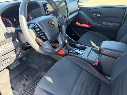 Used 2025 Nissan Frontier PRO-4X w/ Pro Convenience Package AWD/4WD image 14