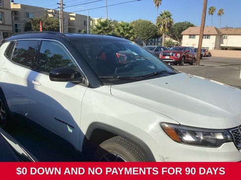Used 2025 Jeep Compass Limited AWD/4WD image 2