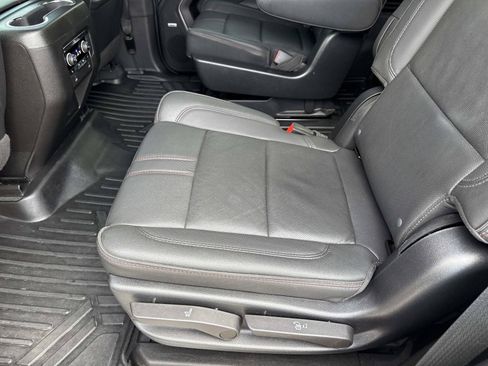 Used 2022 Chevrolet Tahoe RST w/ Luxury Package RWD image 10