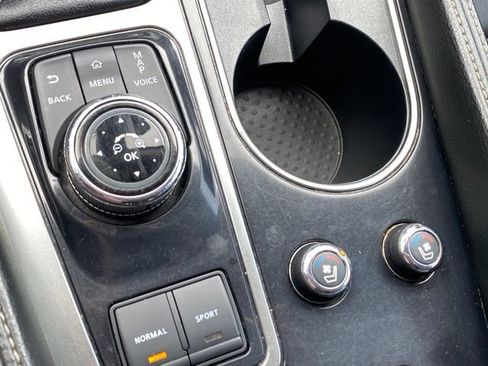 Used 2018 Nissan Maxima Platinum image 19