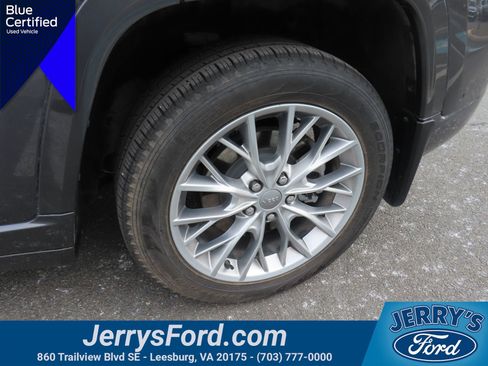 Used 2023 Jeep Grand Cherokee Summit w/ Luxury Tech Group V image 13