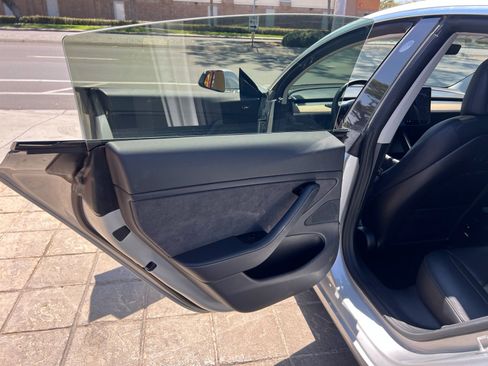 Used 2018 Tesla Model 3 Long Range AWD/4WD image 21