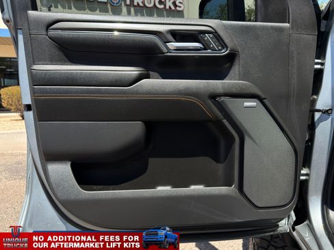 Used 2024 GMC Sierra 2500 AT4 w/ AT4 Preferred Package AWD/4WD image 18