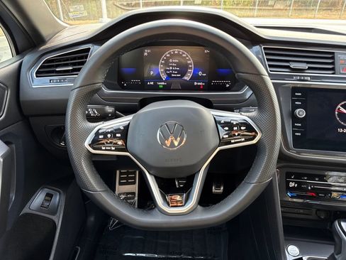 Used 2024 Volkswagen Tiguan SE R-Line image 18