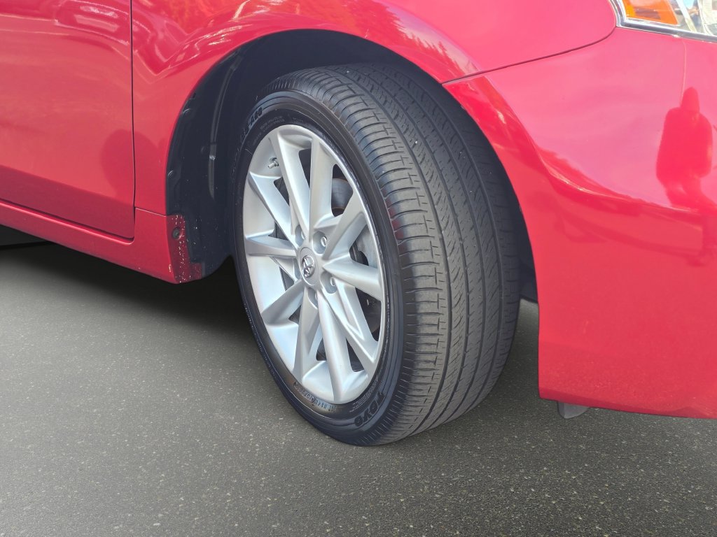 Used 2014 Toyota Prius V Five FWD image 34