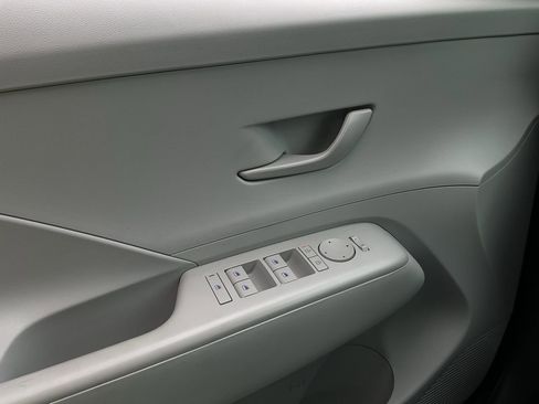 Used 2025 Hyundai Kona SEL FWD image 21