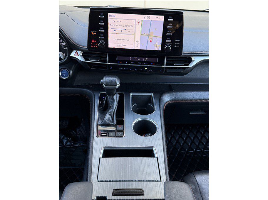 Used 2021 Toyota Sienna XSE FWD image 18