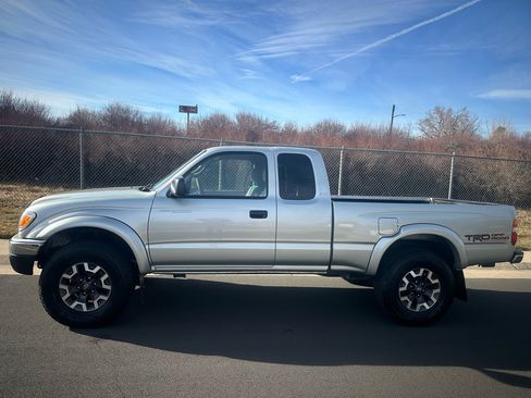 Used 2002 Toyota Tacoma 4x4 Xtracab V6 image 2