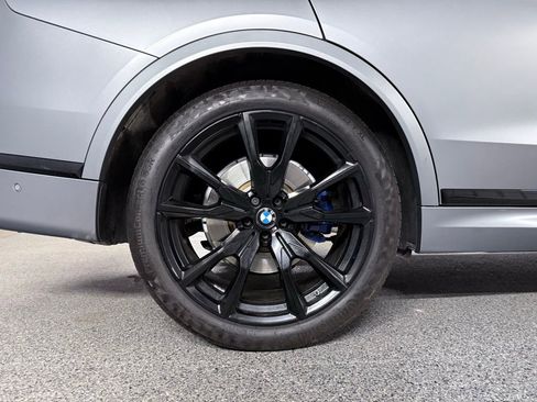 Used 2023 BMW X7 xDrive40i w/ M Sport Package AWD/4WD image 7