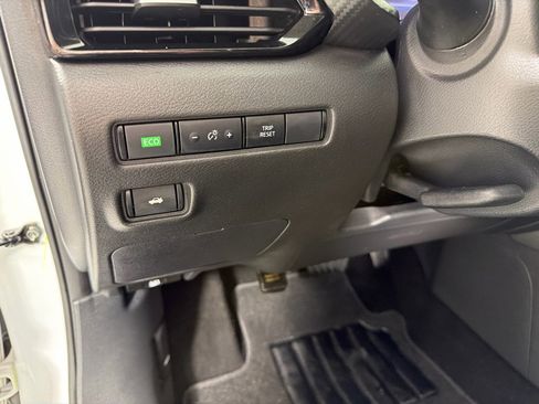 Used 2023 Nissan Sentra SV image 14