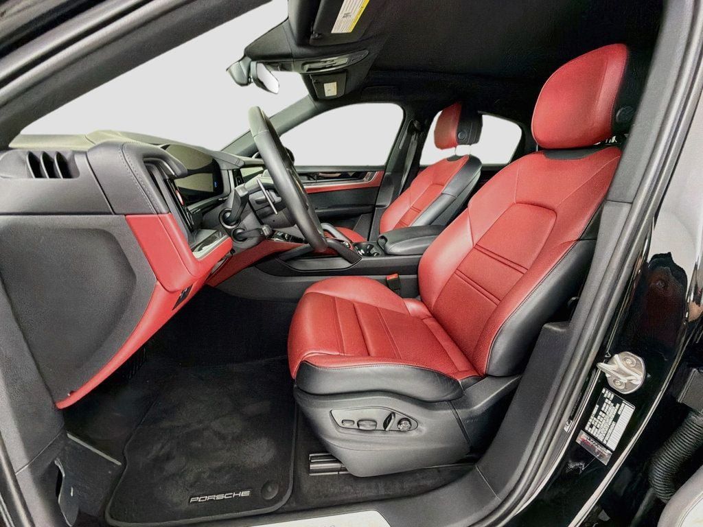 Certified 2024 Porsche Cayenne Coupe AWD/4WD image 5