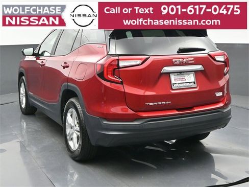 Used 2023 GMC Terrain SLE image 4