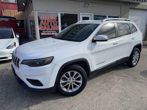 Used 2019 Jeep Cherokee Latitude w/ Cold Weather Group image 3