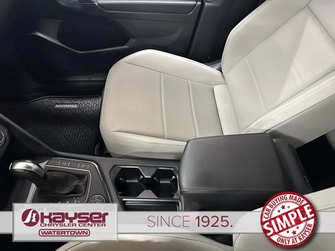 Used 2020 Volkswagen Tiguan SE R-Line AWD/4WD image 27