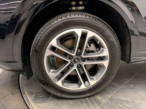 Certified 2025 Audi Q5 Premium w/ Convenience Package image 8