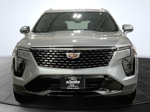 Used 2024 Cadillac XT4 Premium Luxury image 3