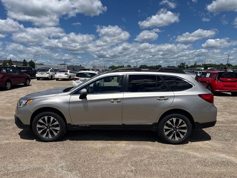 Used 2017 Subaru Outback 2.5i Limited AWD/4WD image 12